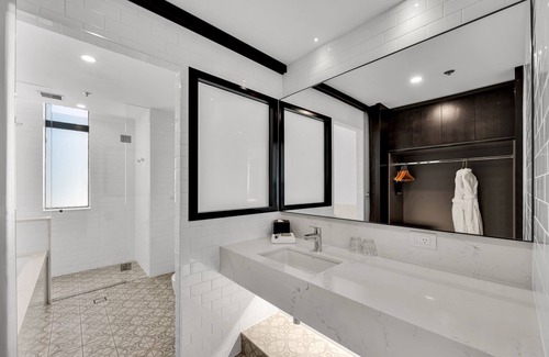 Sydney Central Business District Hotel | The Grace Hotel