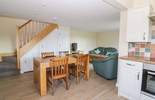 Wickham St Paul Cabaña | THE GRANARY, pet friendly, with a garden in Sudbury