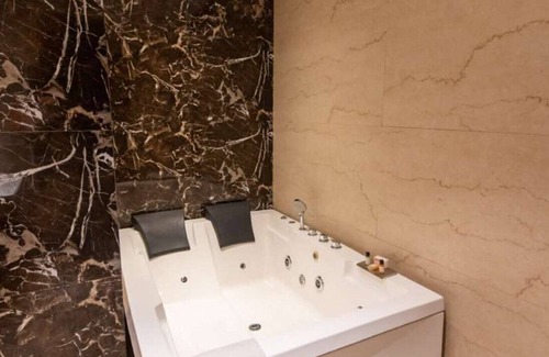 Phagwara Hotel | The Grand Ambassador