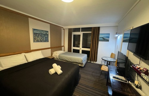 Whanganui Hotel | The Grand Hotel