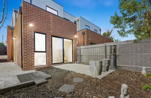 Dandenong Villa | The Grand Luxe Villa