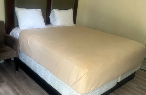 Louisville Hotel | The Grand Motel Inn and Suite Louisville