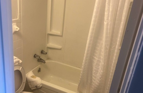 Louisville Hotel | The Grand Motel Inn and Suite Louisville