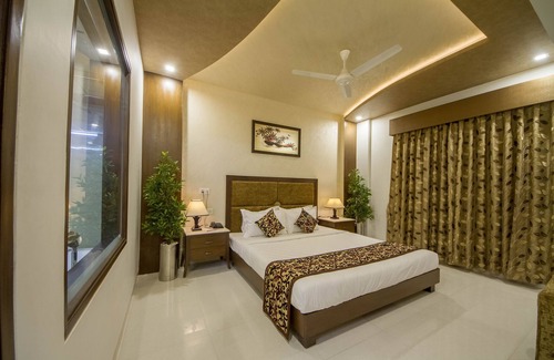 Ahmedabad Hotel | The Grand Vinayak Hotel