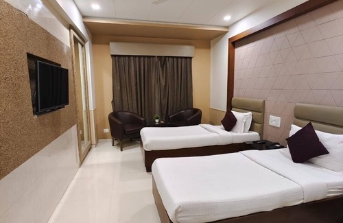 Ahmedabad Hotel | The Grand Vinayak Hotel