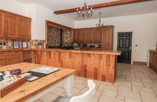 Flamborough Cabaña | THE GRANGE, pet friendly, character holiday cottage in Flamborough