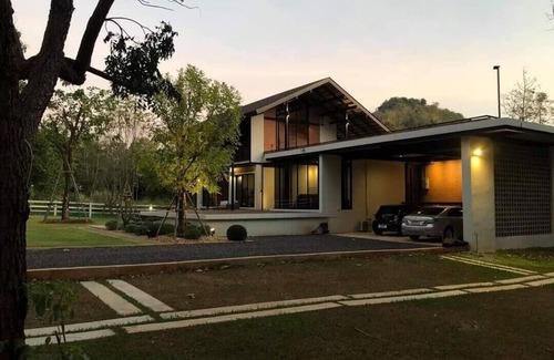 Phaya Yen Casa | The green canopy estate