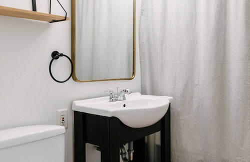 Brecksville Casa | The Green Door Guesthouse at Cuyahoga Valley National Park