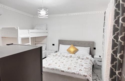 Ishem Casa | The Grey Cottage