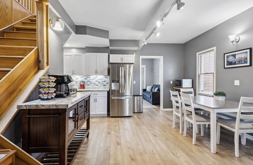 Tremont Casa | The Guardians Getaway: King Beds, Game Room, Patio