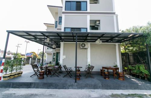 Surin Hotel | The Gun Hotel