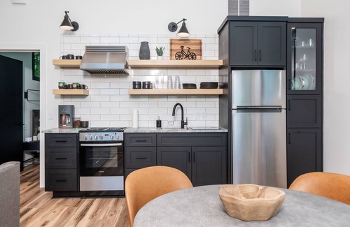 Hot Springs Cabina | The Hedgehog Cabin, Hot Tub, Mountaintop