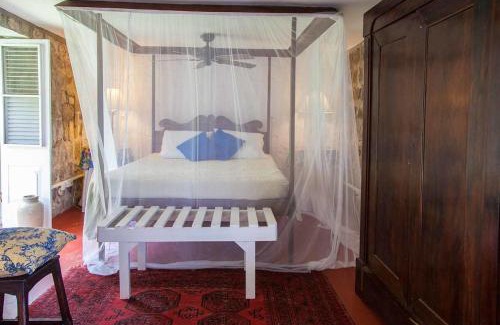 Pond Hill Hotel | The Hermitage Inn