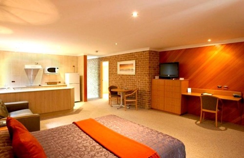 Leumeah Hotel | The Hermitage Motel