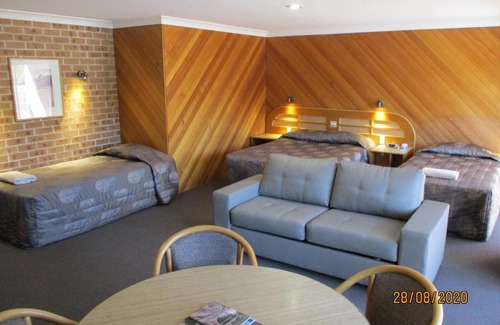 Leumeah Hotel | The Hermitage Motel - Campbelltown