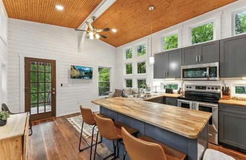Trenton Casa | The Hickory Tiny Home in Menlo