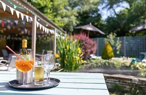 Totland Bay Cama Y Desayuno | The Highdown Inn