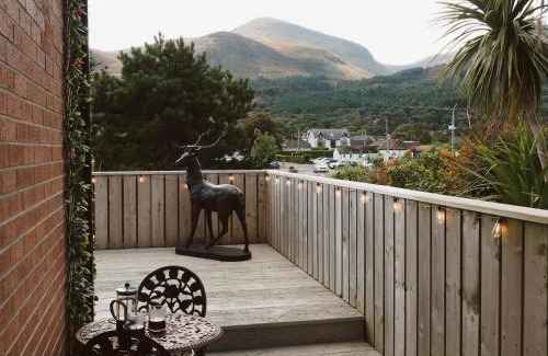 Newcastle Casa | The Hikers House - Award Winning 5 Star Retreat