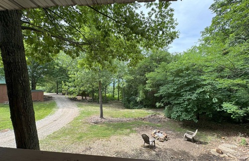 Mountain View Cabina | The Hilltop Cabins - Farmhouse