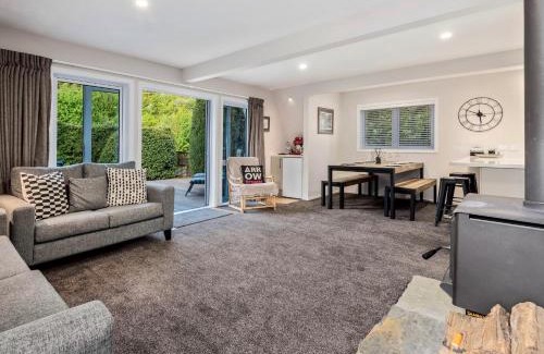 Arrowtown Casa | The Hillvue with Spa - Arrowtown Holiday Home