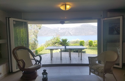 Skroponeria Apartamento | La casa está situada en la playa y está a solo 1 minuto a pie.