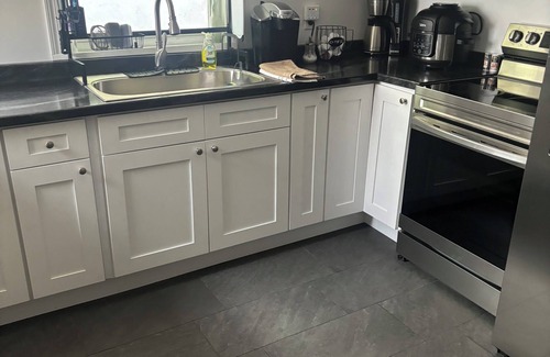 Fourmile Cabaña | The House on Park Avenue-minutes to music venues Laurel Cove and Bell Theater!