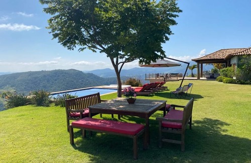 Araras Casa | Linda Vista - 4suites, Piscina, Sauna, Jacuzzi, Cancha de Voleibol de Playa / Tenis