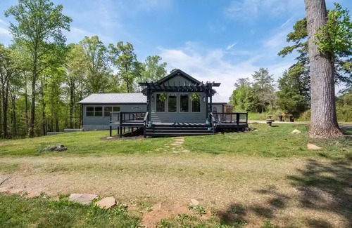 Rutherfordton Casa | The Howell House (PET FRIENDLY)