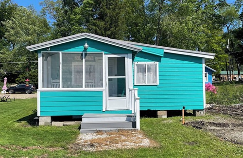 Canadohta Lake Cabaña | The Hummingbird rustic lakefront cottage at The Pier at Canadohta Lake sleeps 7!