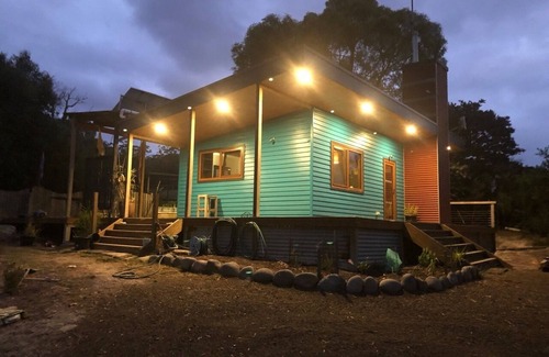 Abels Bay Apartamento | The Hut; simple, close to coast and bush, low impact, warm and comfortable