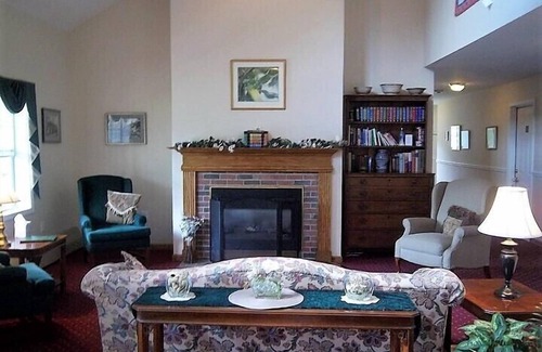 Houghton Hotel | The Inn At Houghton Creek