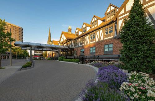 Sarnia Hotel | The Insignia Hotel, Sarnia, a Tribute Portfolio Hotel