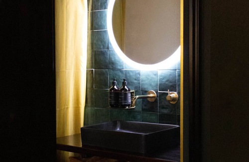 Te Aro Cabina | The Intrepid Hotel