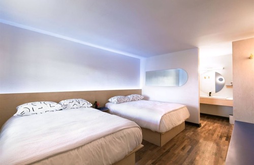 Berry Hill Hotel | The Iris Motel - Queen Room