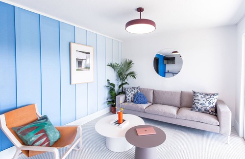 Berry Hill Hotel | The Iris Motel