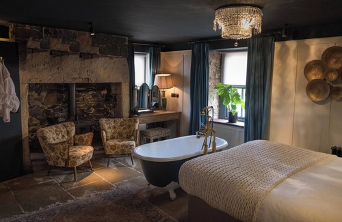 Newton by the Sea Hotel | The Joiners Arms