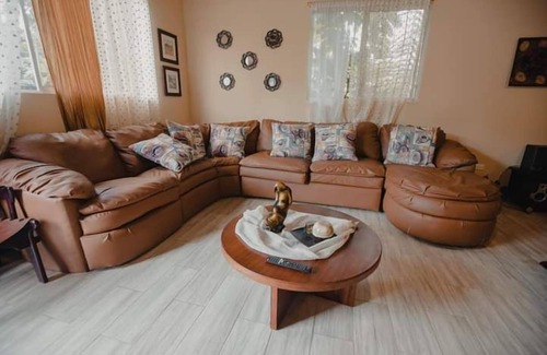 Canelos Hotel | THE JUNGLE Vacation Home