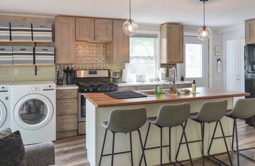 Alexandria Casa | The Lake House at Darling Shores