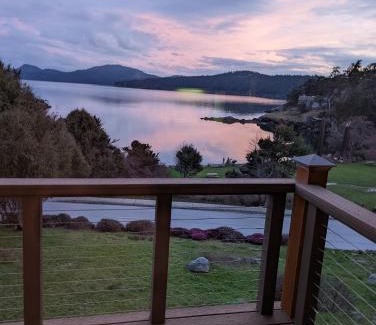 Eastsound Apartamento | The Landmark Inn on Orcas Island