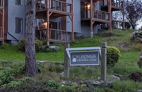 Eastsound Apartamento | The Landmark Inn on Orcas Island