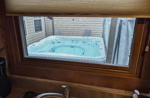 Lewis Center Casa | The Lazy Cat Lodge