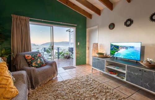 Knysna Apartamento | The League - 6 sleeper, lagoon views, walk to town
