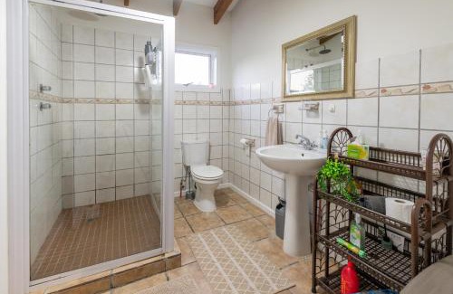 Knysna Apartamento | The League - 6 sleeper, lagoon views, walk to town