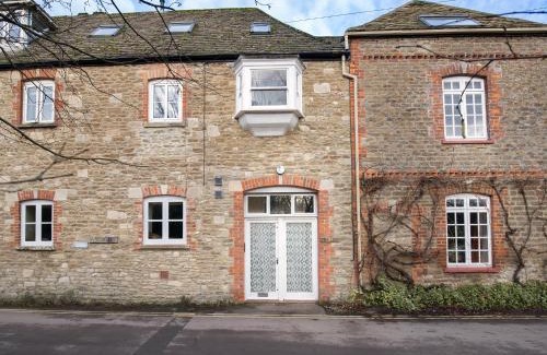Malmesbury Casa | The Leat at Wynyard Mill