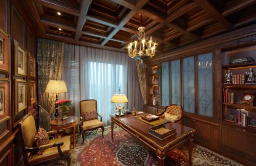 New Delhi Hotel | The Leela Palace New Delhi