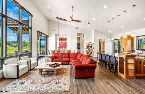 North Snyderville Basin Casa | The Lighthouse || Main House