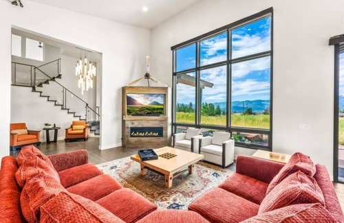 North Snyderville Basin Casa | The Lighthouse || Main House