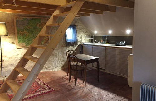 Chambourg-sur-Indre Cabaña | La casita en el jardín de flores