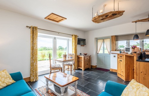 Chorlton-by-Backford Cabaña | The Lodge, SAUGHALL