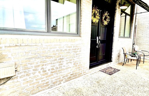 McComb Apartamento | The Loft aka “The Artist Loft” Downtown McComb